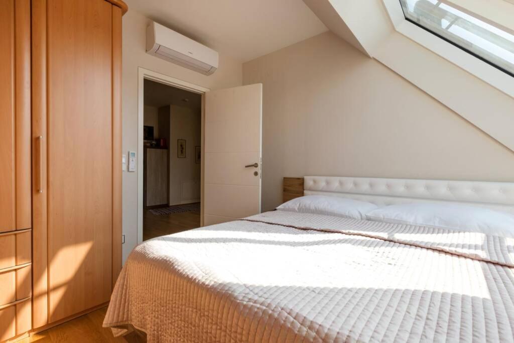 Apartament Grosses Penthouse #12 Mit Terrasse Und Aussicht Wiedeń Zewnętrze zdjęcie