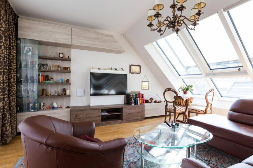 Apartament Grosses Penthouse #12 Mit Terrasse Und Aussicht Wiedeń Zewnętrze zdjęcie