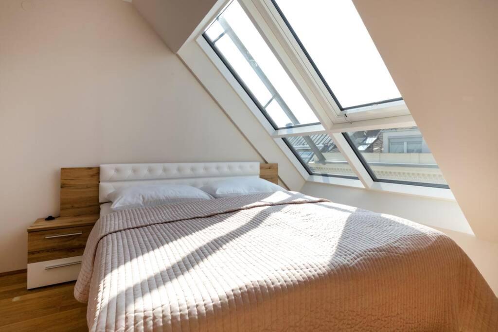 Apartament Grosses Penthouse #12 Mit Terrasse Und Aussicht Wiedeń Zewnętrze zdjęcie