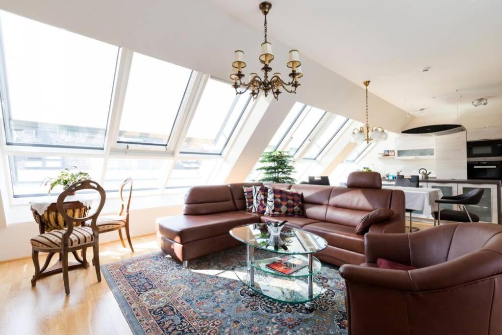 Apartament Grosses Penthouse #12 Mit Terrasse Und Aussicht Wiedeń Zewnętrze zdjęcie