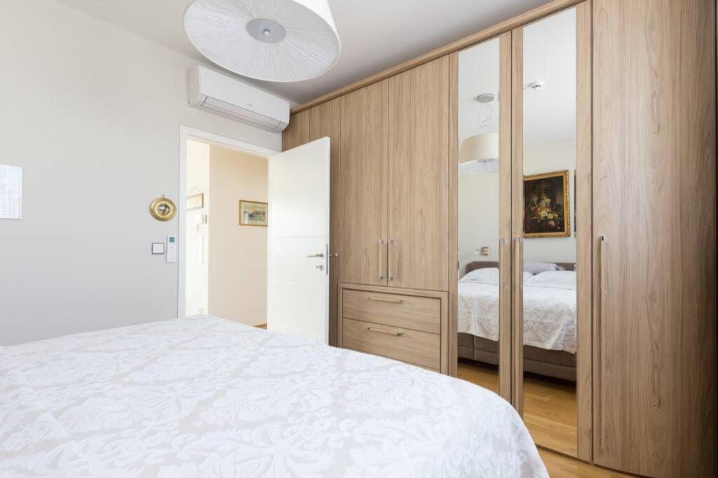 Apartament Grosses Penthouse #12 Mit Terrasse Und Aussicht Wiedeń Zewnętrze zdjęcie