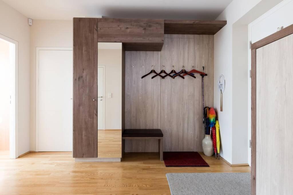 Apartament Grosses Penthouse #12 Mit Terrasse Und Aussicht Wiedeń Zewnętrze zdjęcie