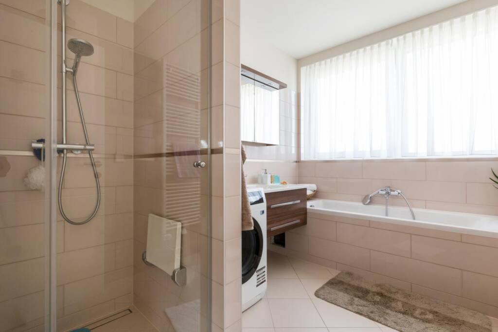 Apartament Grosses Penthouse #12 Mit Terrasse Und Aussicht Wiedeń Zewnętrze zdjęcie
