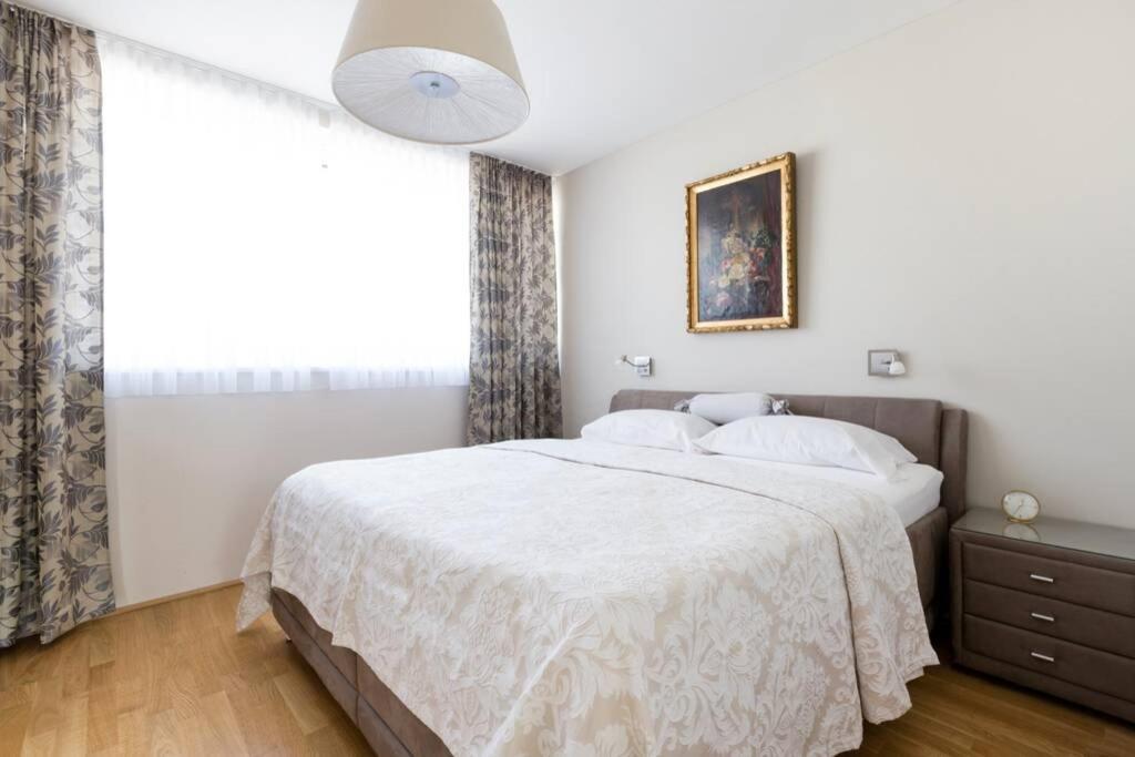 Apartament Grosses Penthouse #12 Mit Terrasse Und Aussicht Wiedeń Zewnętrze zdjęcie